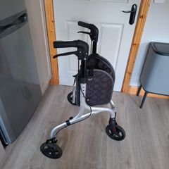 3 wheel rollator