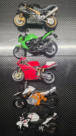 Motorbike model set of 5 diecast model motorcycles in 1:18 scale