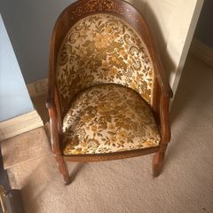 2 matching chairs