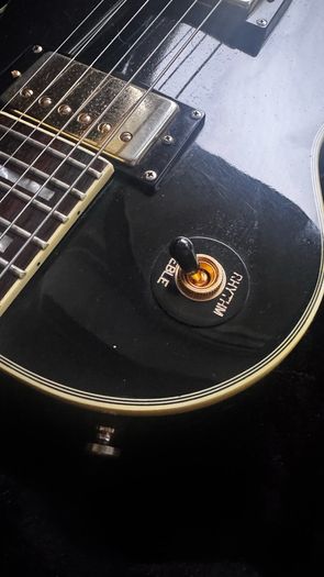 Black Gibson Epiphone