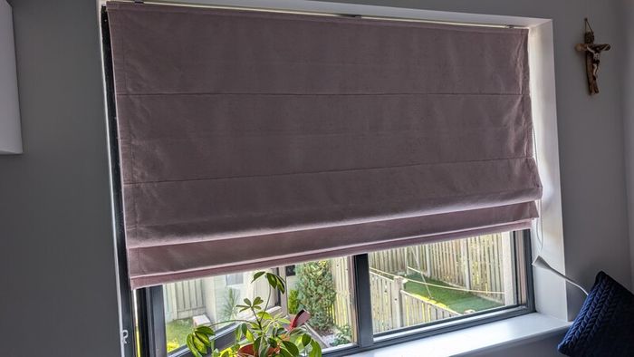 Roman blinds rose blackout