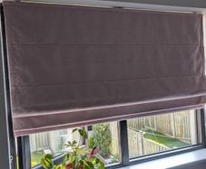 Roman blinds rose blackout