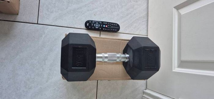brand new 2x17.5kilo hex dumbbells