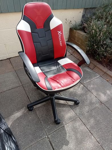 Gaming chair