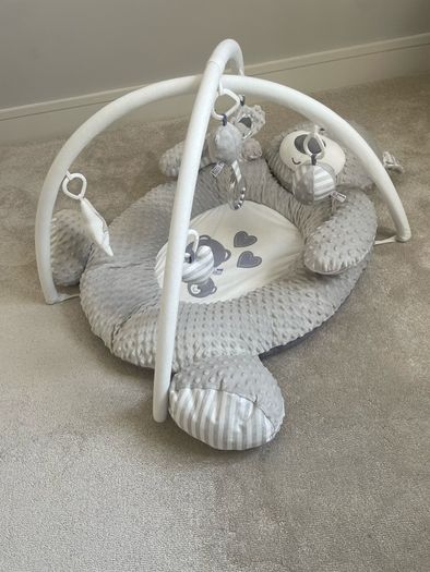Baby gym mat