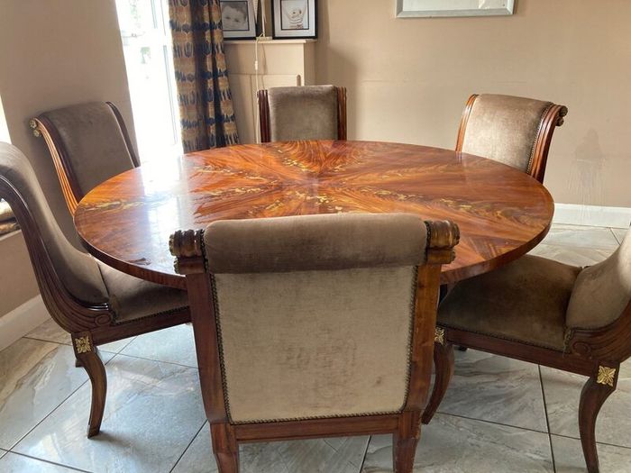 Dining room table and 6 chairs