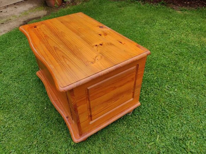 Pine Blanket Box
