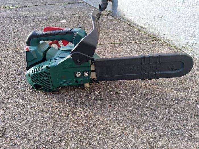 Chainsaw top handle
