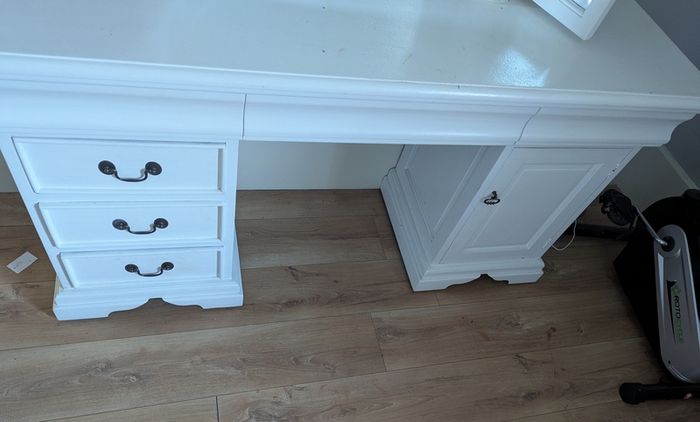 dressing table