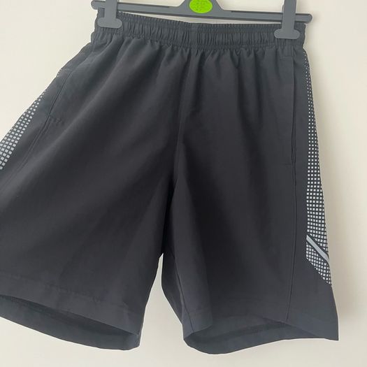 Under Armour HeatGear Black Sports Shorts - Mens Small - Loose Fit