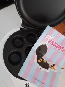 Swan cupcake maker