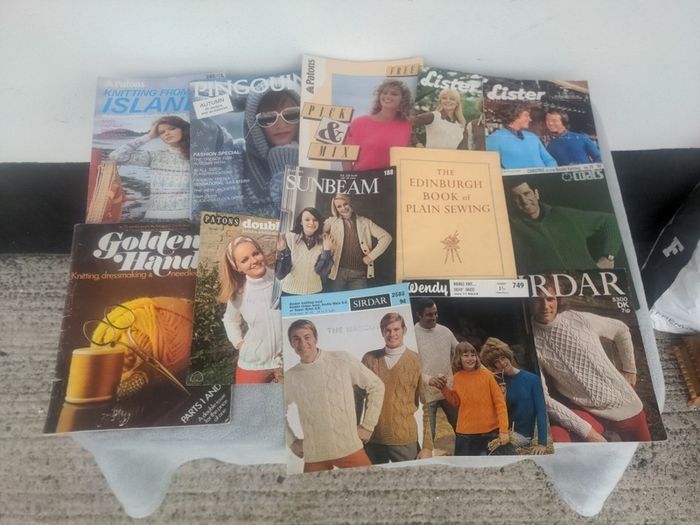 Knitting booklets and magazines