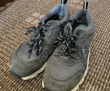 Steel toe shoes