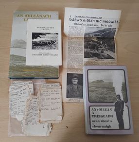 Blasket Islands, Co. Kerry (na Blascaodai) lot 2 x books & 'Abairti an Lae' & Irish Press newspaper clipping 1946 FREEPOST