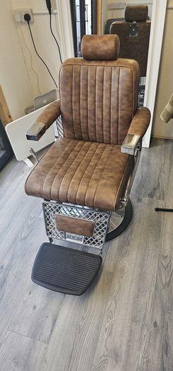 REM Barber Chair