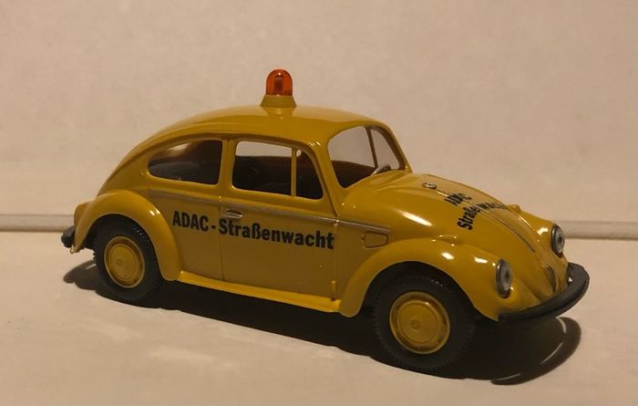 Wiking 1/40 Volkswagen Beetle ADAC patrol car