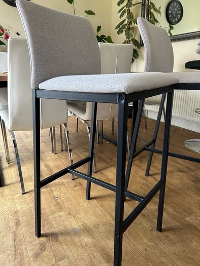 bar stool