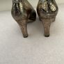 Gold leather court shoes size 6.5 EU 39 Image 4
