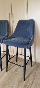 Set of 2 Bar stools (Diamond Furniture)