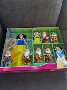 Disney snow white and 7 dwarfs