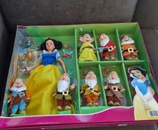 Disney snow white and 7 dwarfs