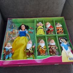 Disney snow white and 7 dwarfs