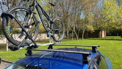 thule roof bars bike rack