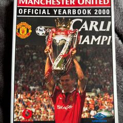 Manchester United Official Yearbook 2000