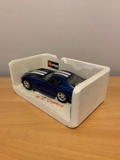 1/18 Burago Model Car Dodge Viper GTS Coupe 1996