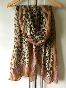 Ladies scarf