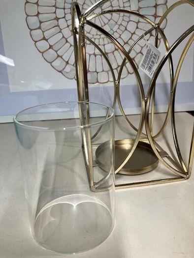 Small Gold Metal Design Freestanding Lantern/Candle Holder