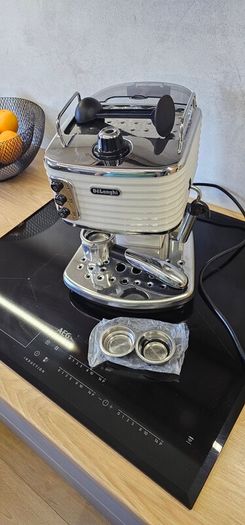 Delonghi coffee machine - Scultura