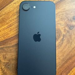 iPhone 17e 256Gb black 1 month old, unlocked, sim free