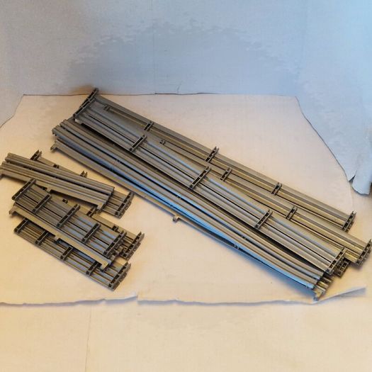 Scalextric Radius Two Black Borders Kit with Barriers (R2 Lead In/Out Inner Outer )