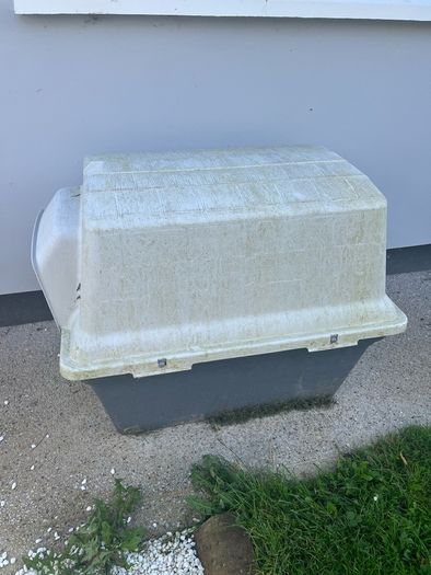 dog kennel