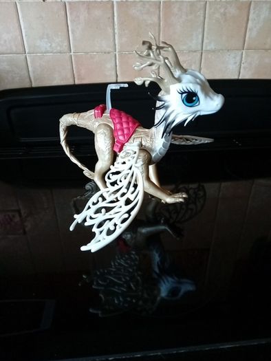 Braebryn, Apple White's Dragon from Ever After High.