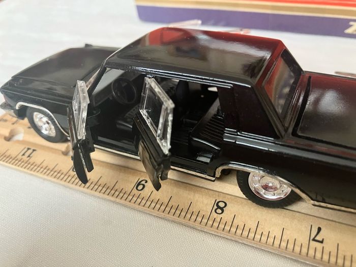 ZIL 117. Russian limousine. 1:43, boxed. Near mint condition. Rare.