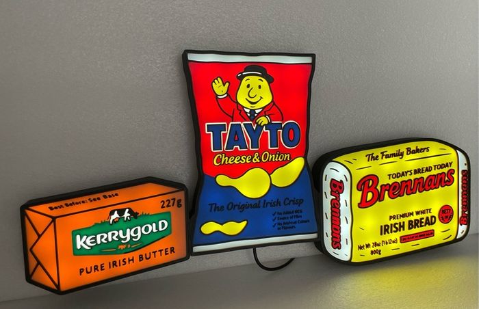 Crisp Sambo Ingredients Light Box
