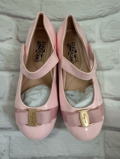 Ferrogamo girls flat size1