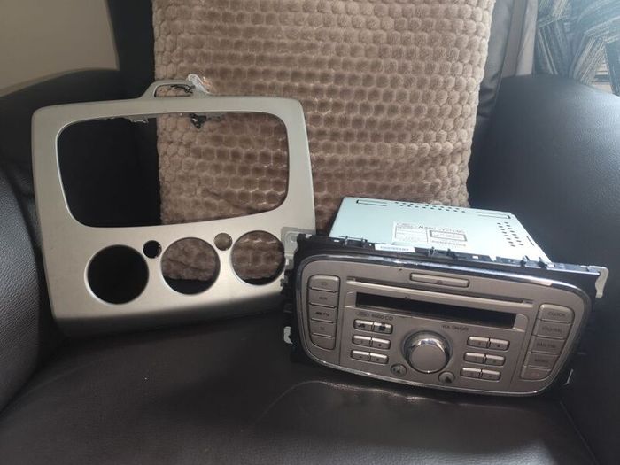 Ford Radio