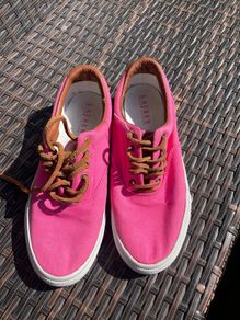 pink trainers