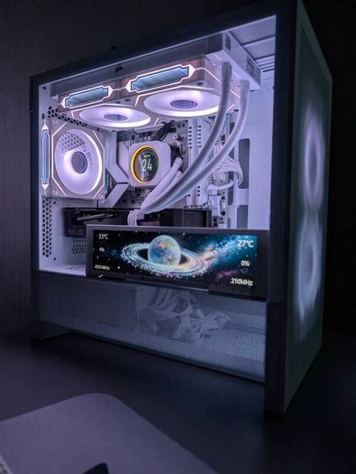 High Quality Gaming PC | AM5 | DDR5 32GB | Corsair AIO LCD | TR 9" Custom Display | NZXT | Asus RTX