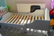 Toddler bed