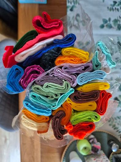 Crepe paper bundle