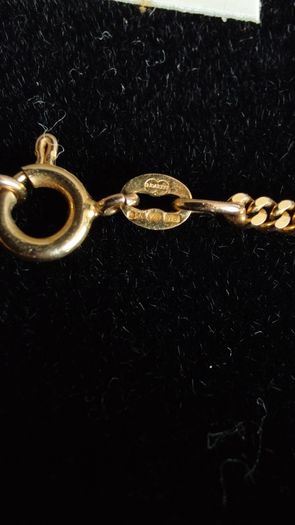 9k Gold St Padre Pio Medal Pendant & chain