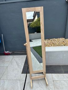 Jewellery cabinet mirror