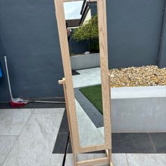 Jewellery cabinet mirror