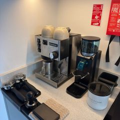 Rancilio Silvia V6 E + Rancilio Rocky SD Espresso Setup & Extras