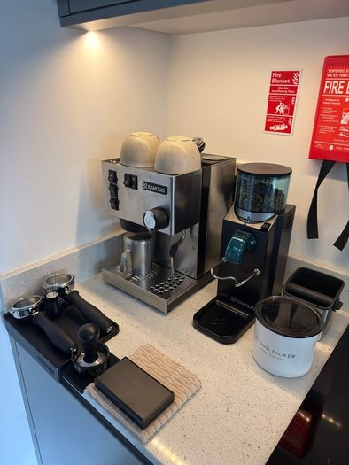 Rancilio Silvia V6 E + Rancilio Rocky SD Espresso Setup & Extras
