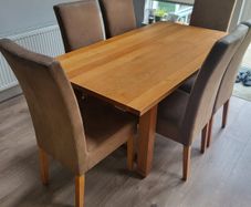 Solid Oak Dining Table & 6 Chairs